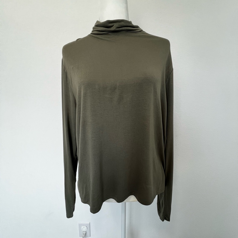 Long Sleeve Lightweight turtleneck